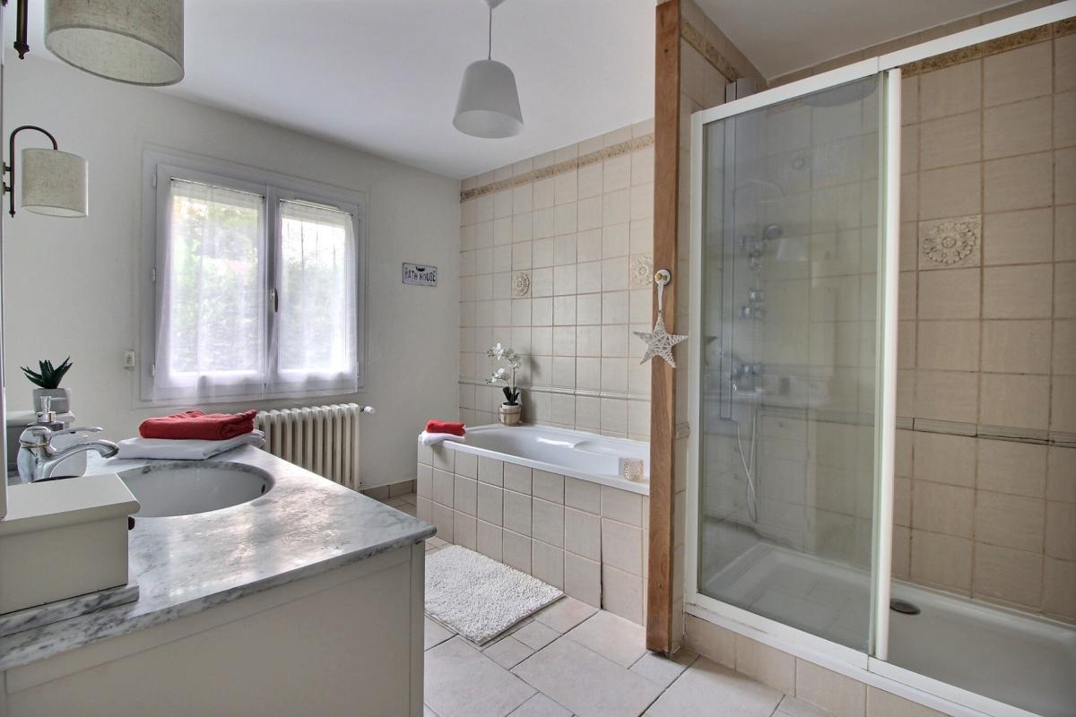JAUX – MAISON FAMILIALE 4 CHAMBRES – TERRAIN AVEC VERGER – SOUS-SOL TOTAL