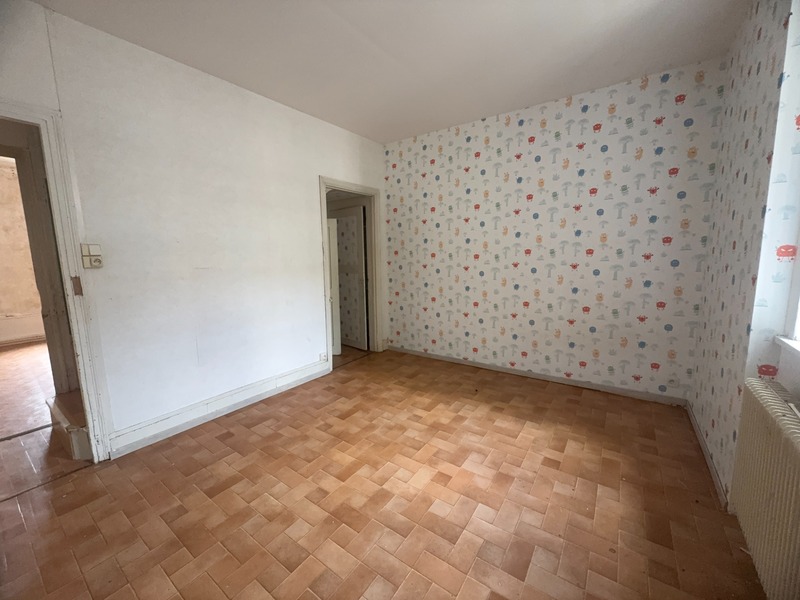 Maison en pierre de 160 m2 à rénover - Gray (70100)