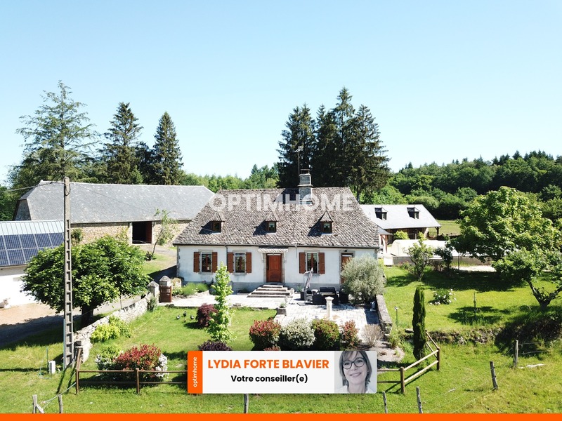 Propriété de caractère avec dépendances, piscine et 1,4 hectare de terrain – cadre exceptionnel en Corrèze