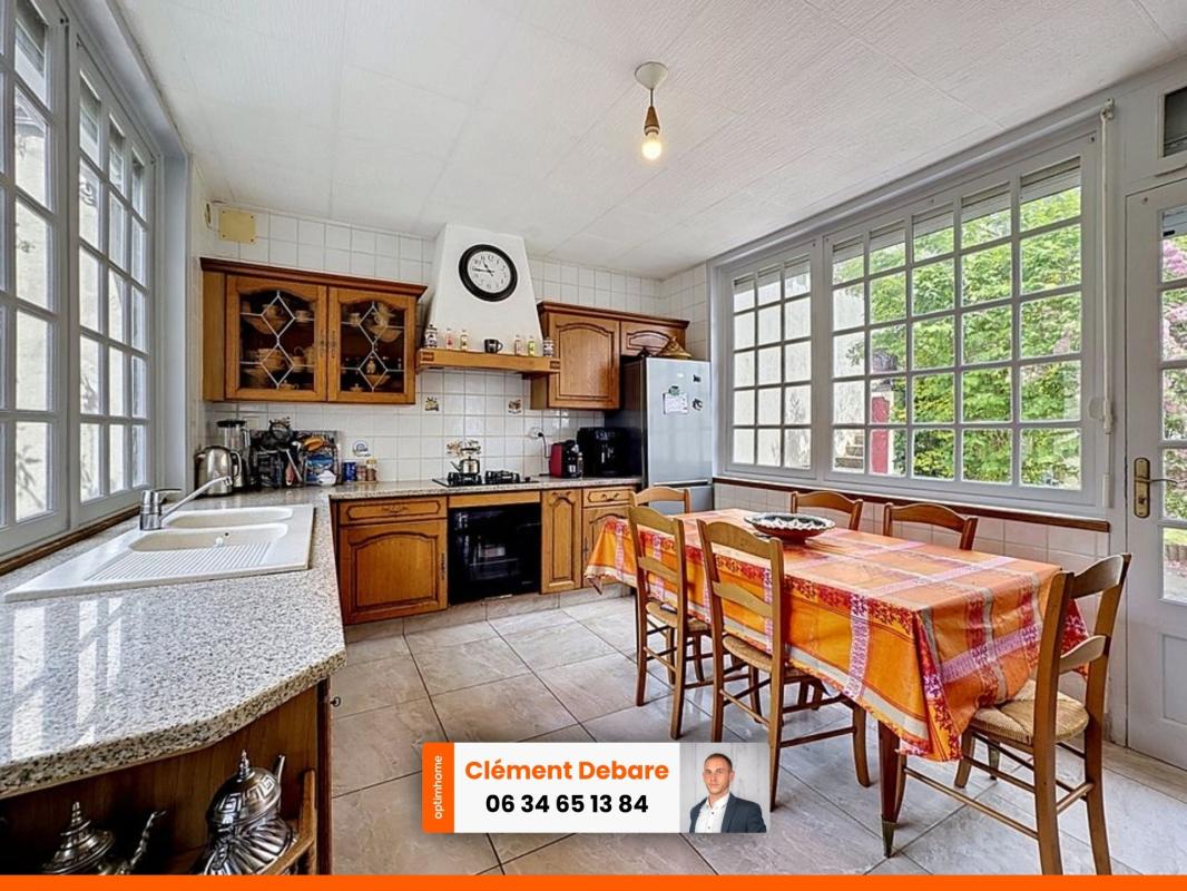 Maison avec plus de 200 m² avec 5 chambres