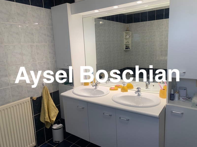 MAISON INDIVIDUELLE - PLAIN- PIED- 128M2 -4 CHAMBRES - 3 GARAGES - PARKING- TERRAIN - SOUS-SOL COMPLET -LEXY