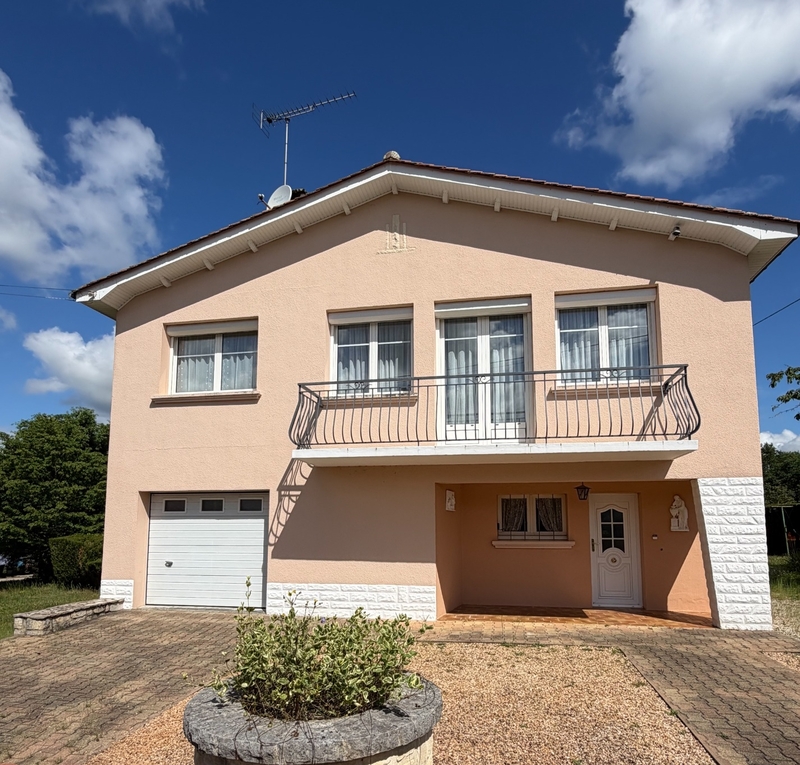 Pranzac. Maison 95 m² sur sous-sol avec garage