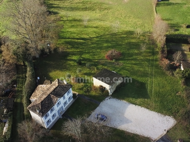 Maison 7 pièces 167m2 sur terrain de 1500 m2 en partie constructible + 2 hectares de prairie