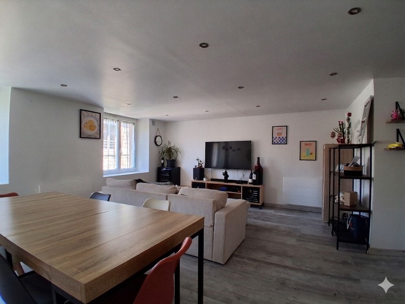 RARE ! Duplex esprit maison 70 m², 2 chambres, climatisé, sans charge ! Centre Bourg Saint Didier en Velay