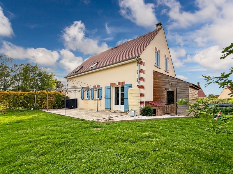 Maison familiale récente avec jardin, garage sans travaux à prevoir à vendre 5 pièces proche de St just en Chaussée (60)