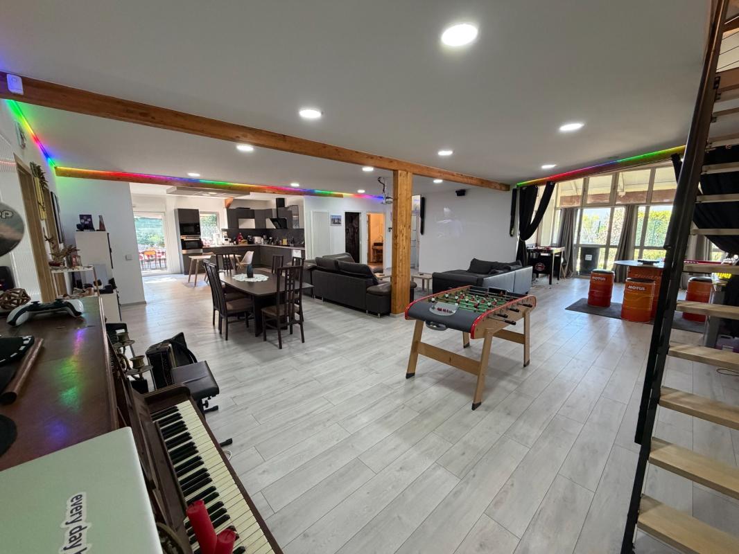PLAIN-PIED DE 284M² DE SURFACE HABITABLE