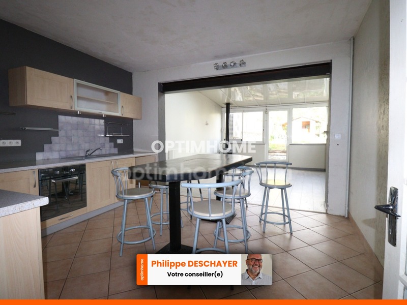 MAISON DE CENTRE VILLE DE 134 M²  - 4 CHAMBRES - Garage - Jardin 160 m²- LE DORAT - 87210