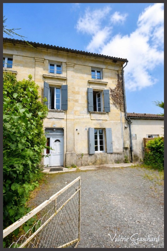 SAINT SEURIN SUR L'ISLE (33) T2 loué + T5 libre