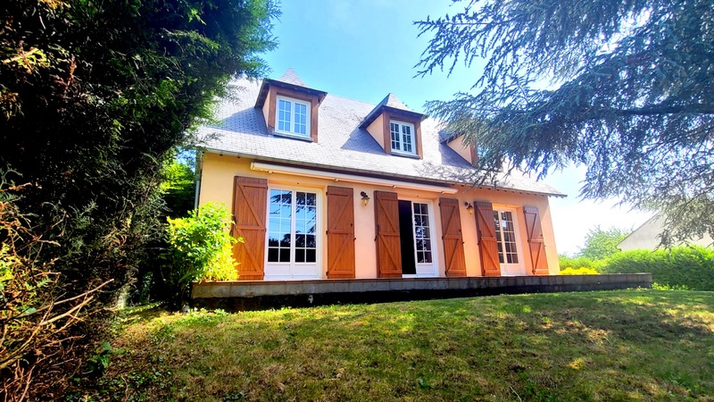 MAISON SUR SOUS-SOL TOTAL - 5 CHAMBRES ET VERANDA