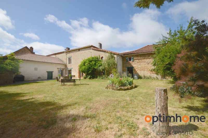Spacieuse maison de campagne aux multiples possibilités – Saint-Christophe, Charente