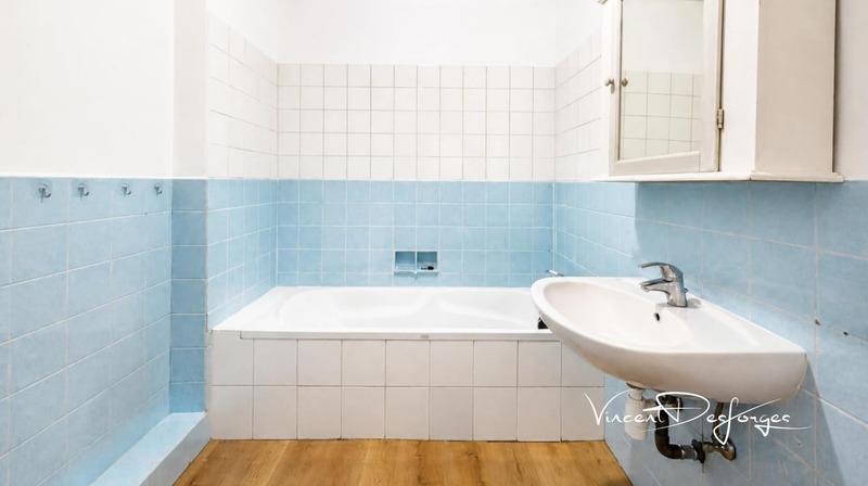 Immeuble de rapport mixte avec pharmacie et 6 appartements