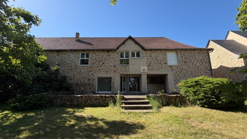 MAISON DE CARACTERE AVEC ESPACE PROFESSIONNEL INDEPENDANT - PARC 3000 M2