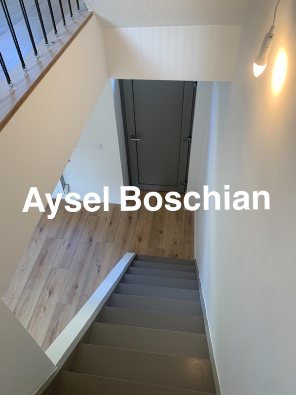MAISON 86M2 -RENOVEE -JARDIN- GARAGE 2 VOITURES