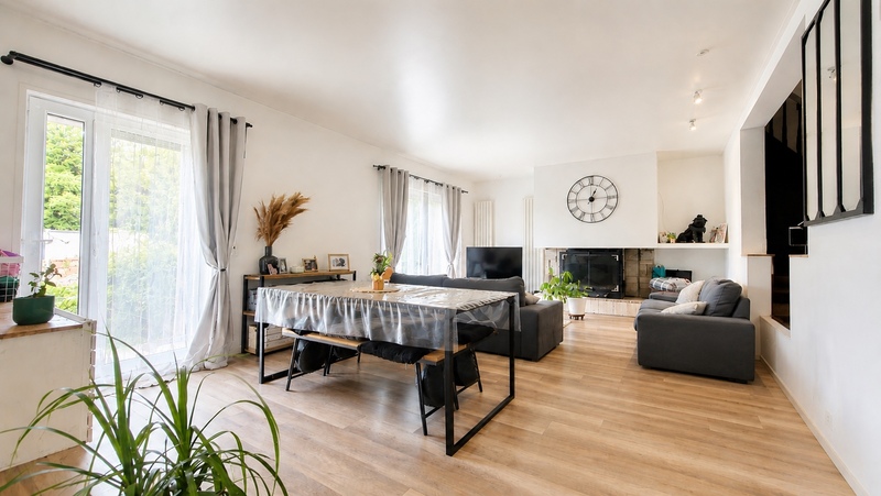 Maison d’architecte de caractère – 180 m² – Terrain arboré de 1 200 m² – Valdampierre