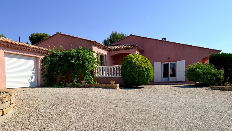 La CADIERE-D'AZUR  Élégante villa de plain-pied dans un environnement d'exception
