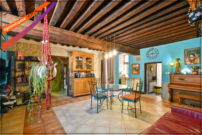 Maison de caractère 175 m² – Beaux volumes, jardin, puits et grenier aménageable – Saint-Menoux