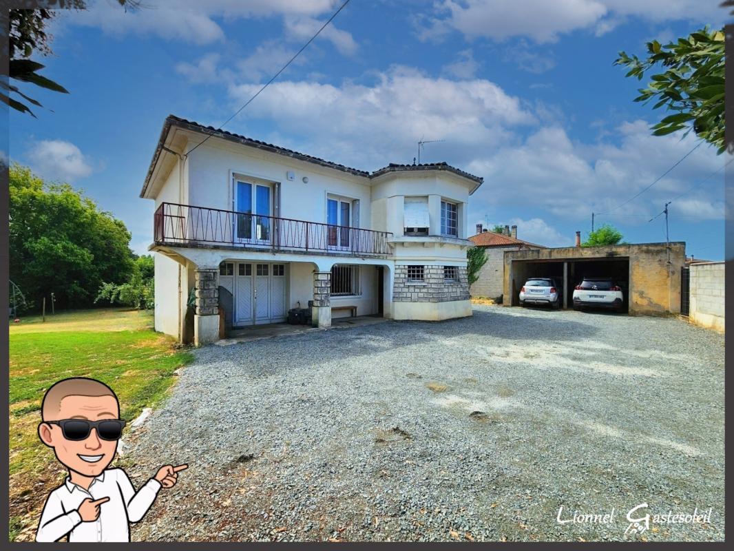 Maison sur deux niveaux 5 chambres Garages à vendre sur la commune de  PINEUILH (33)