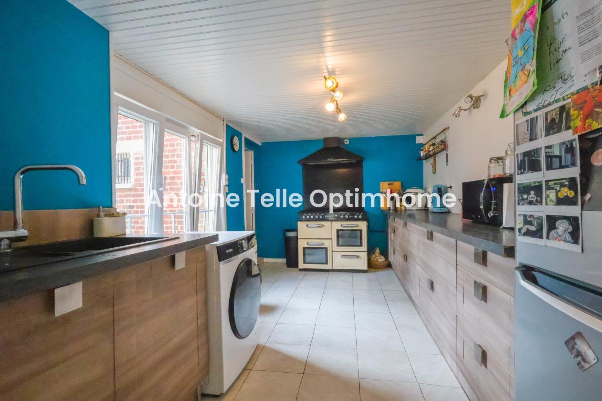 Proche Le Cateau 59360 - Maison individuelle avec nombreuses dépendances & jardin sur 1700m²