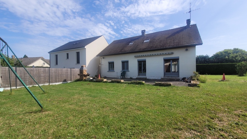 Maison familiale de plus de 160 m² avec sous-sol total et dépendance de 90 m² – À deux pas des écoles et de la gare