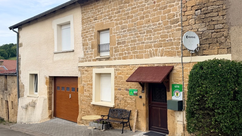 MARVILLE (55600) – Maison de caractère en pierre avec activité de gîte