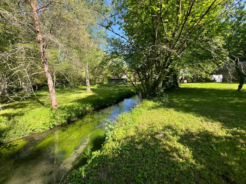 Moulin du XIIIe siècle – 600 m² – 20 couchages – Fort potentiel gîtes / événementiel – 1h de Paris