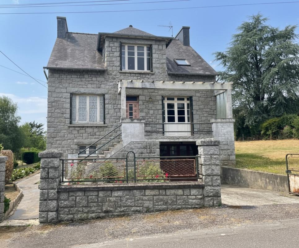 Maison à vendre 7 pièces Proche de Saint-Nicolas-du-Pélem (22)