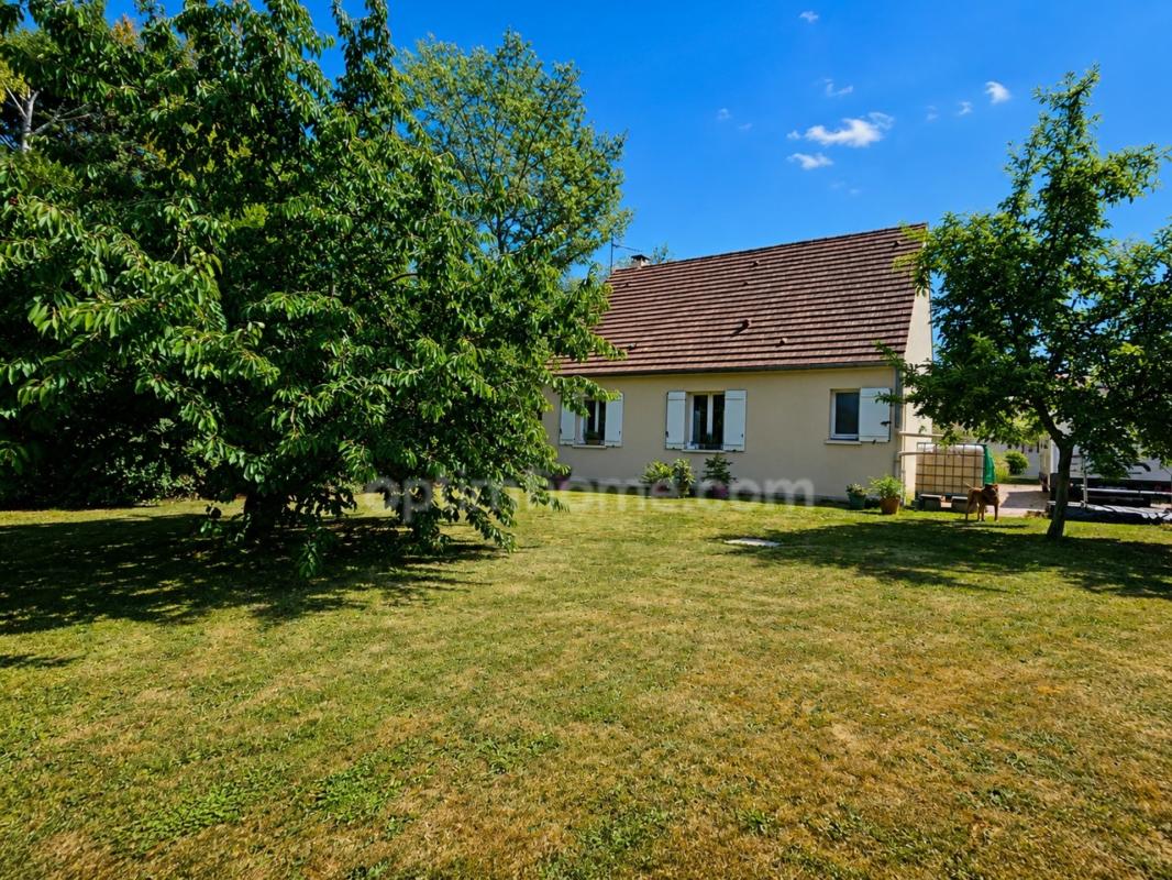 Maison 5 pièces à vendre à Fleury (60) – Jardin de 951 m² et dépendances