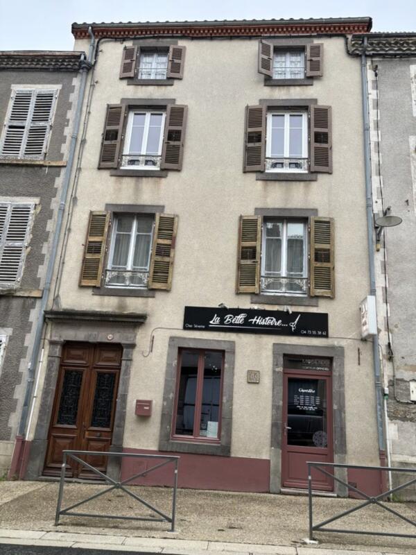 MAISON EN PIERRES