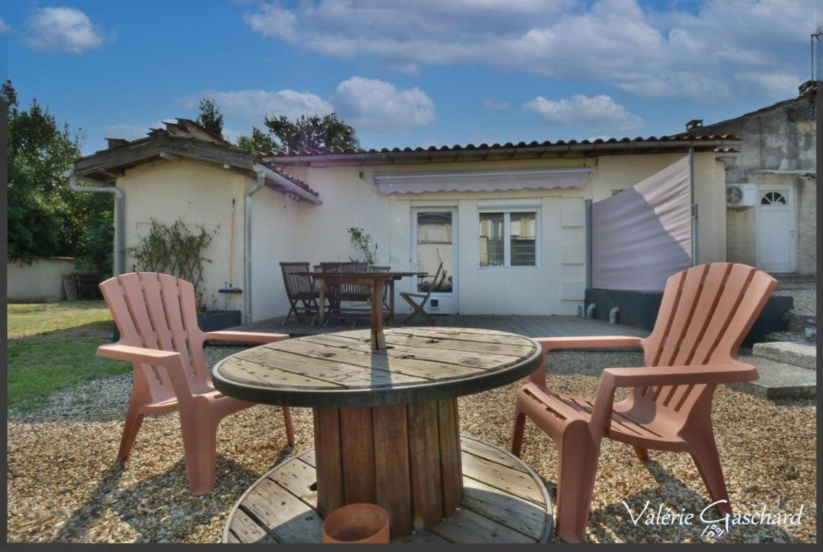 Guitres ( 33) Maison 2 chambres et jardin