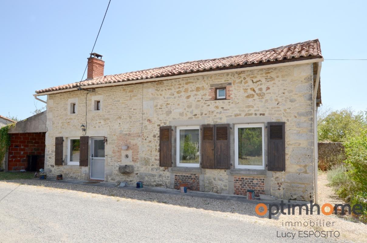 Charmante maison en pierre de 1780 pleine de caractère – Saint-Laurent-de-Céris (16) ❤️