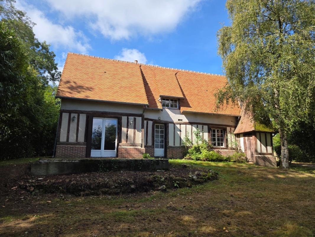 Maison de caractère à vendre 8 pièces 4 chambres à BAILLEUL LA VALLEE sur un terrain de 1 hectare