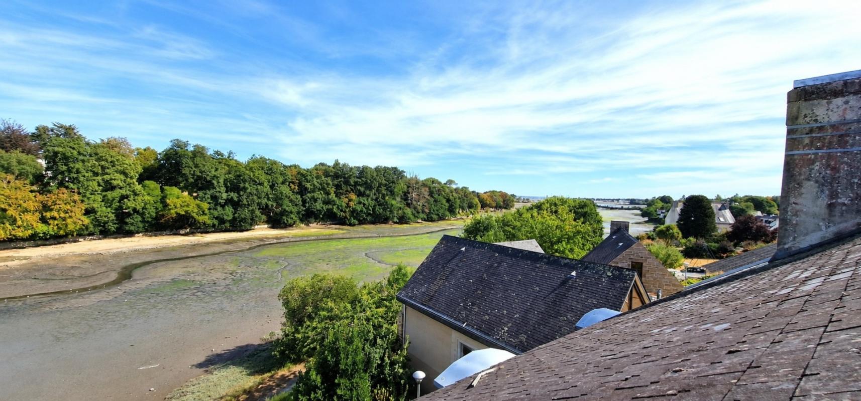 A vendre- Bretagne-Finistère-La Forêt Fouesnant-Immeuble- 6 appartements- Jardin- Potentiel patrimonial