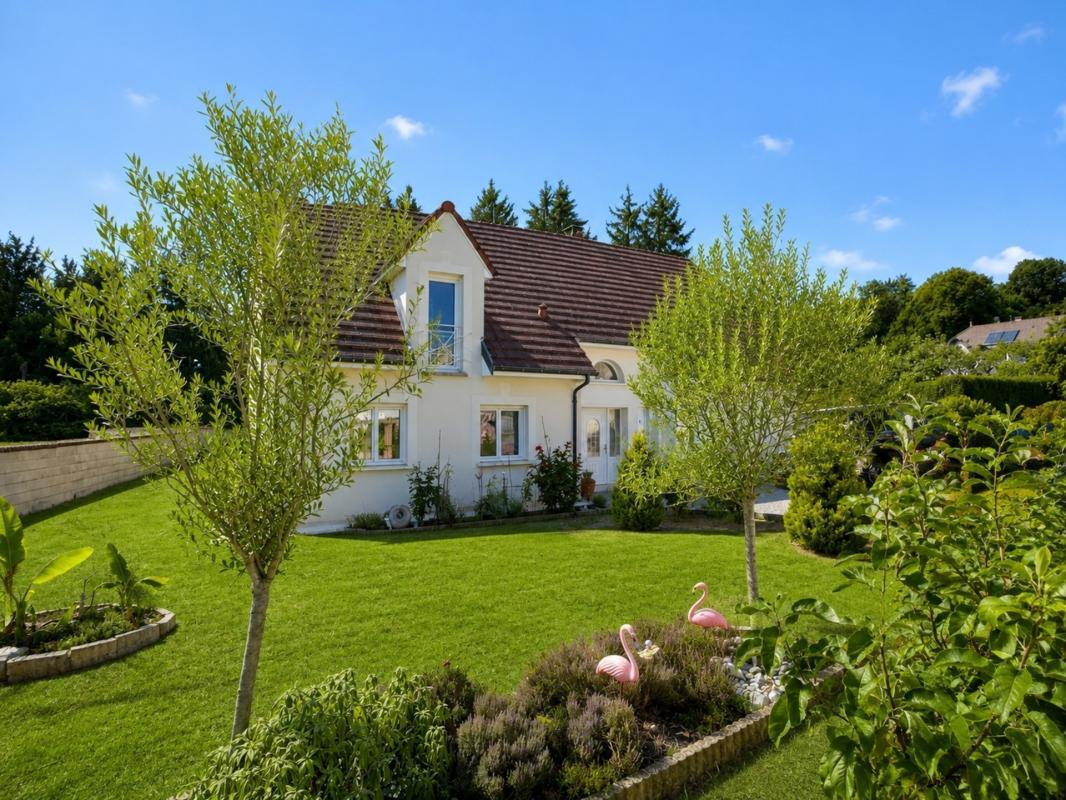 PMR Coup de cœur sur la Côte de Nuits – Chambœuf- T8 de 200m2 sur 800 m2 Clos - Double garage - Piscine