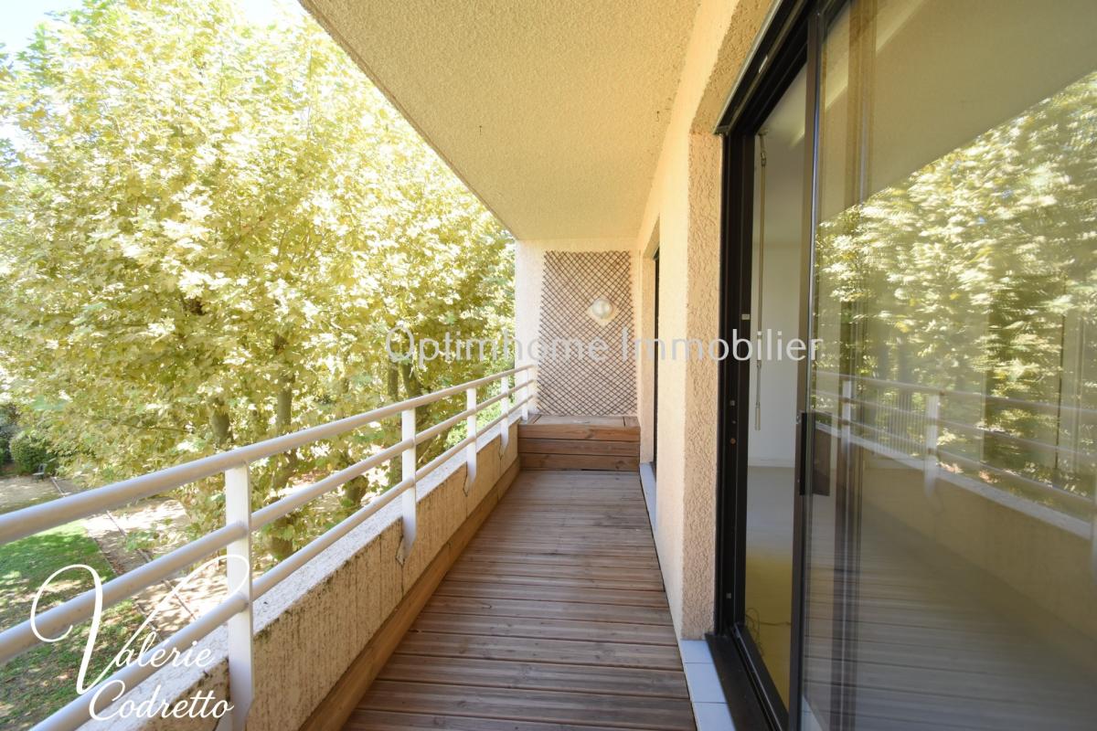 HYÈRES CENTRE-VILLE – t2 DE 49 M² AVEC TERRASSE – ASCENSEUR 83400