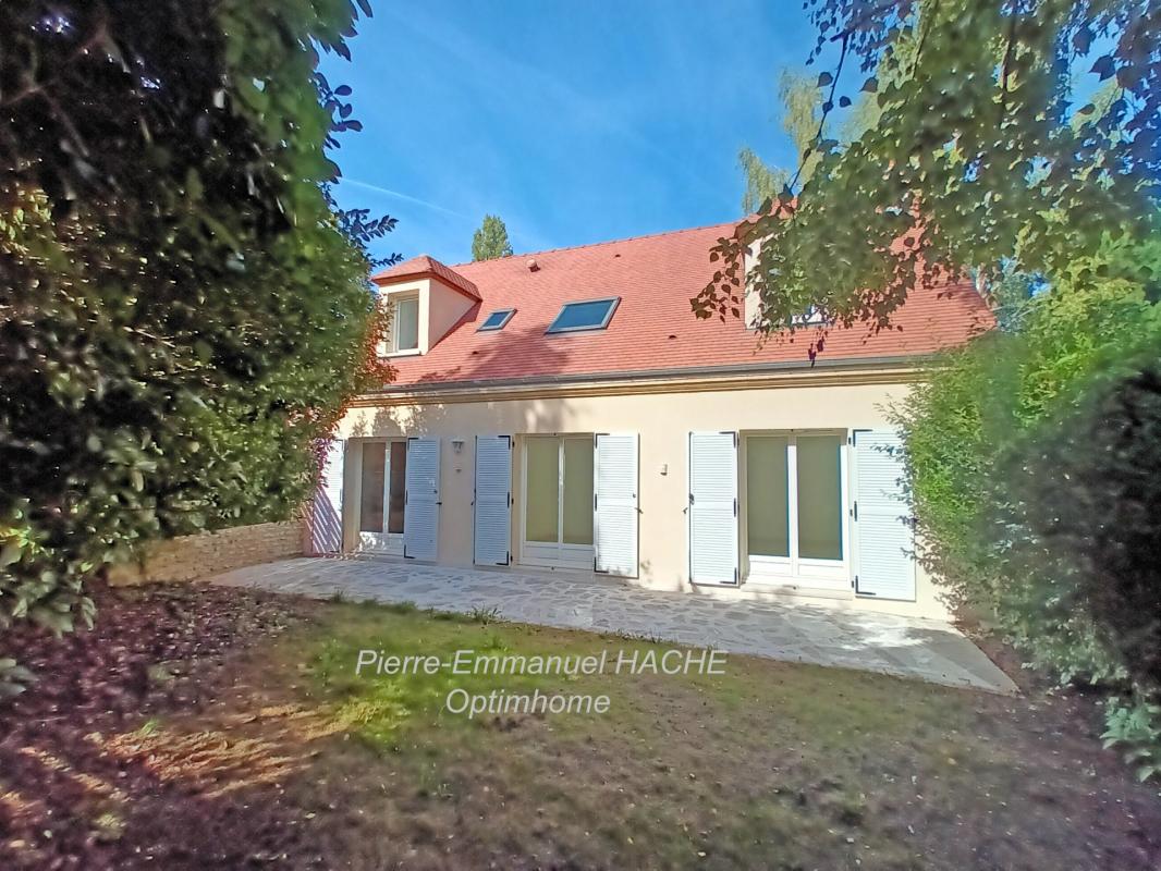 A PROXIMITE DU LYCEE INTERNATIONAL DE SAINT GERMAIN EN LAYE, SUR LA COMMUNE DE MAREIL MARLY