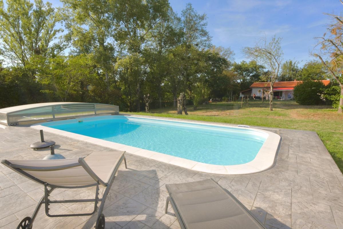 TRÈS BELLE MAISON PLAIN PIED RÉNOVÉE SUR TERRAIN 3400M² EN BORDURE DE GOLF