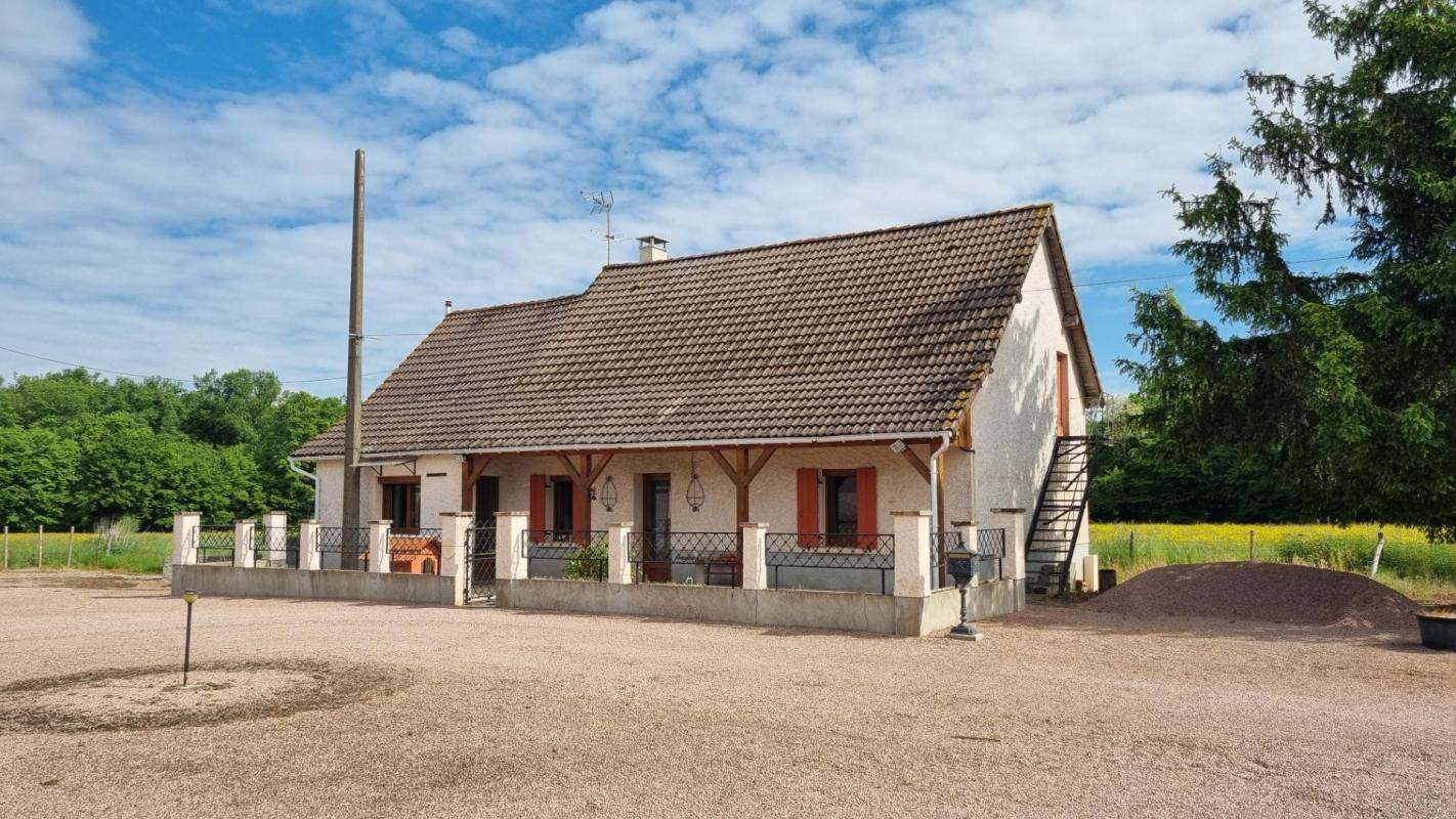 Corps de ferme avec maison d'habitation à 20km de Moulins