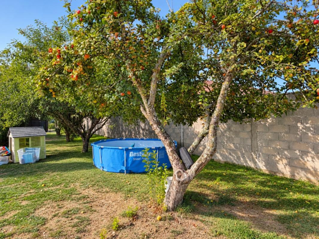 MAISON AVEC JARDIN ET DÉPENDANCES PROCHE DU LAC