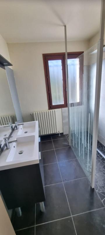Mur sur Allier (63)– Maison familiale 150 m² – 4 chambres – 1 013 m² de terrain –