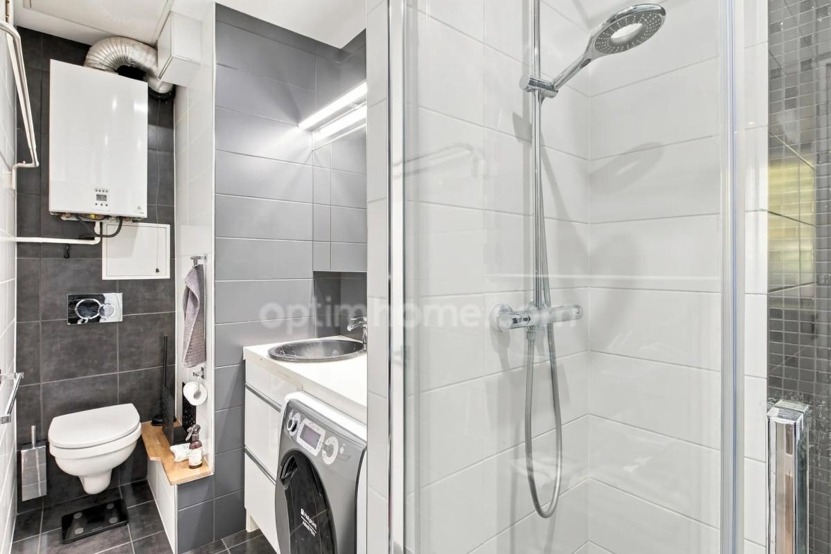 Appartement 3 pièces rénové à proximité des commodités à Oullins