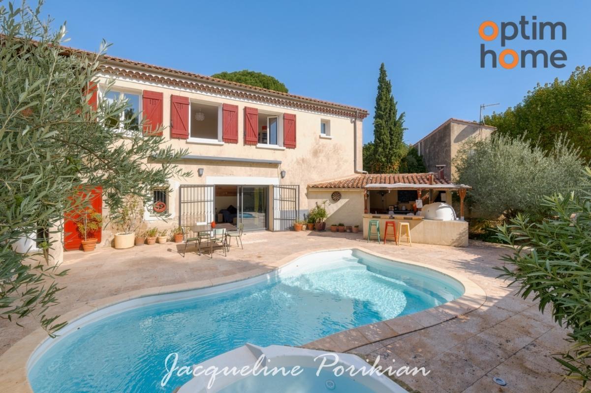 Saint Martin de la Brasque : Ancienne bergerie 5 pièces avec extérieur, garage et piscine