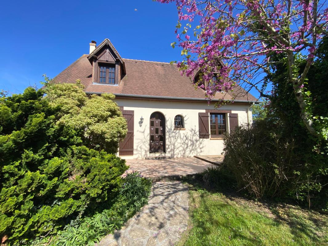 Belle maison traditionnelle avec dépendance
