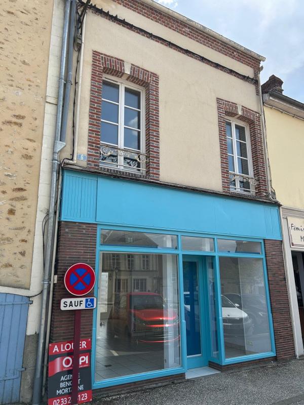 BAZOCHES SUR HOENE, IMMEUBLE AVEC LOCAL COMMERCIAL HABITATION