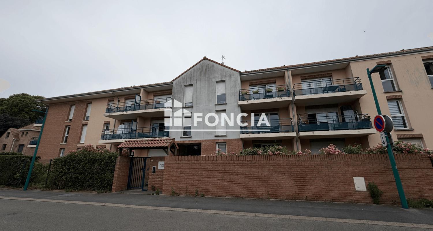 STUDIO AVEC BALCON PARKING vendu loué pour investissement locatif