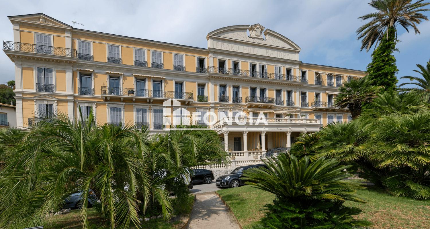 MENTON LE NATIONALE, ANCIEN GRAND HOTEL BELLE EPOQUE, AVEC JARDIN ET STATIONNEMENT COLLLECTIF, PROCHE DU CENTRE VILLE  ET GARE
