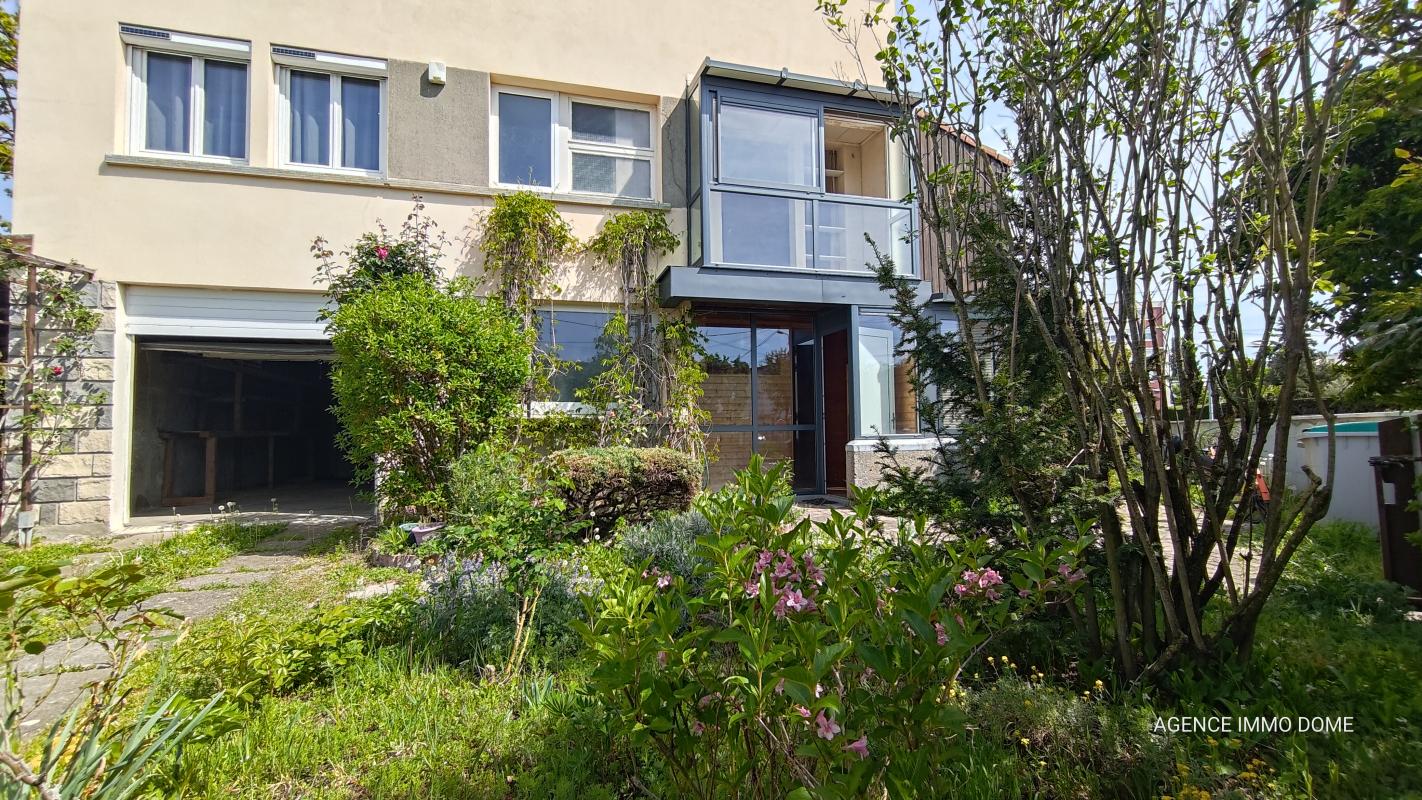 Maison, 8 pièces, 168 m² hab. Terrain. Piscine