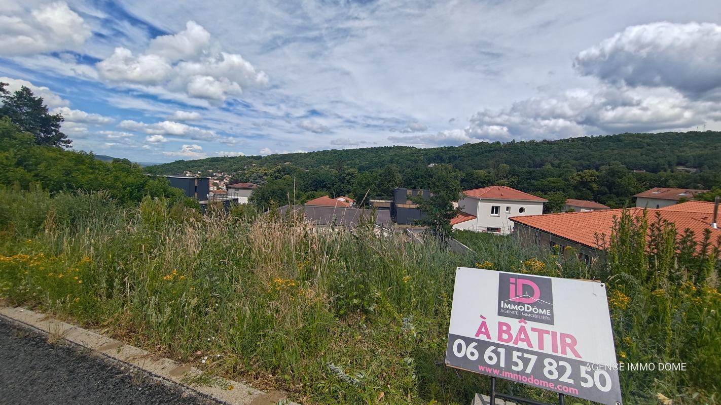 Terrain constructible de 952 m², vue dégagée