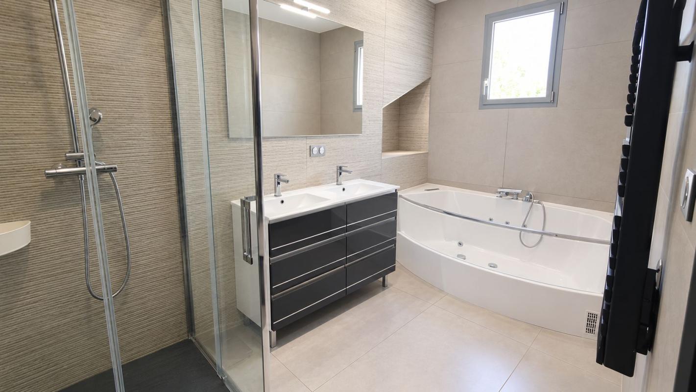 Villa, 145 m² hab. 1 100 m² de terrain