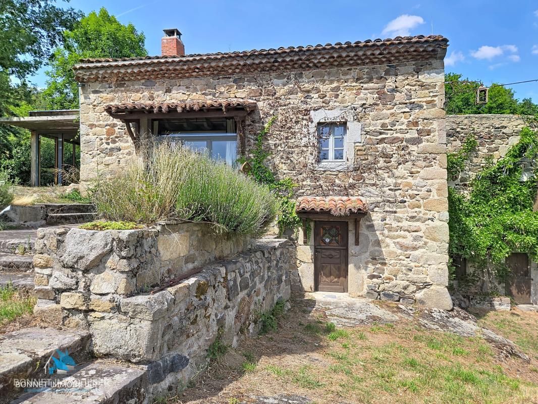 Propriété de caractère de 290 m² constituée d'une maison et d'un gîte de charme