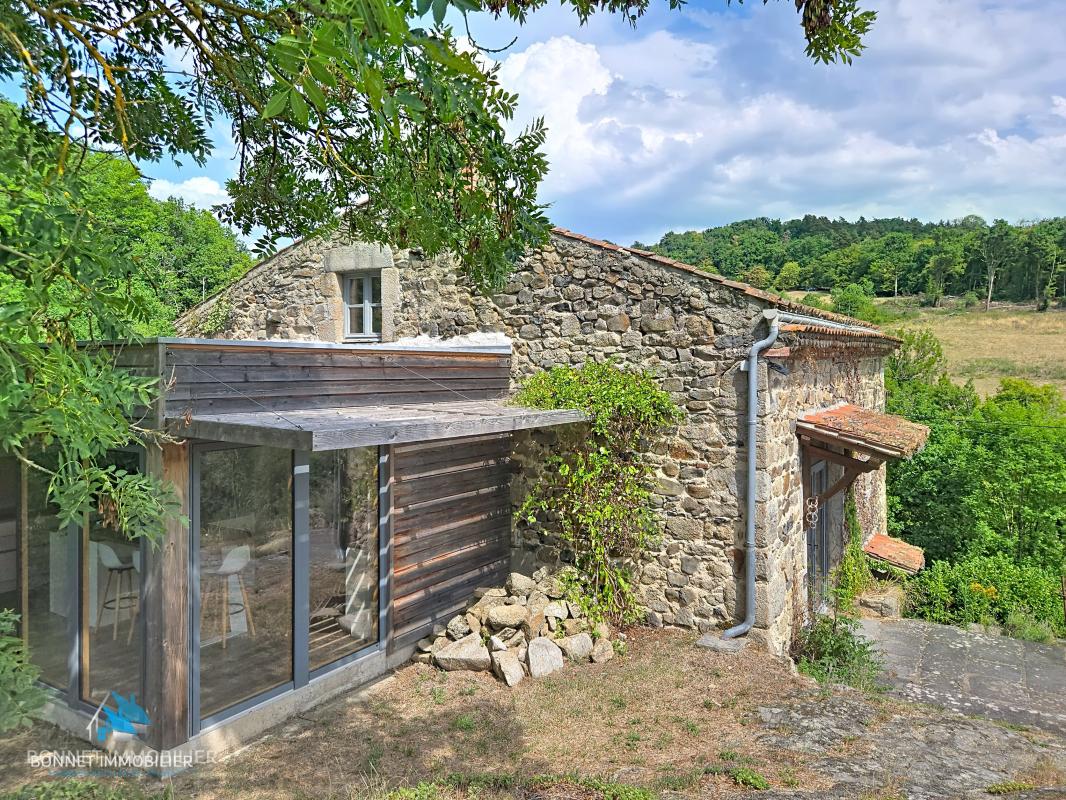 Maison de caractère - 220 m²- 6 pièces - Terrain de 1390 m²